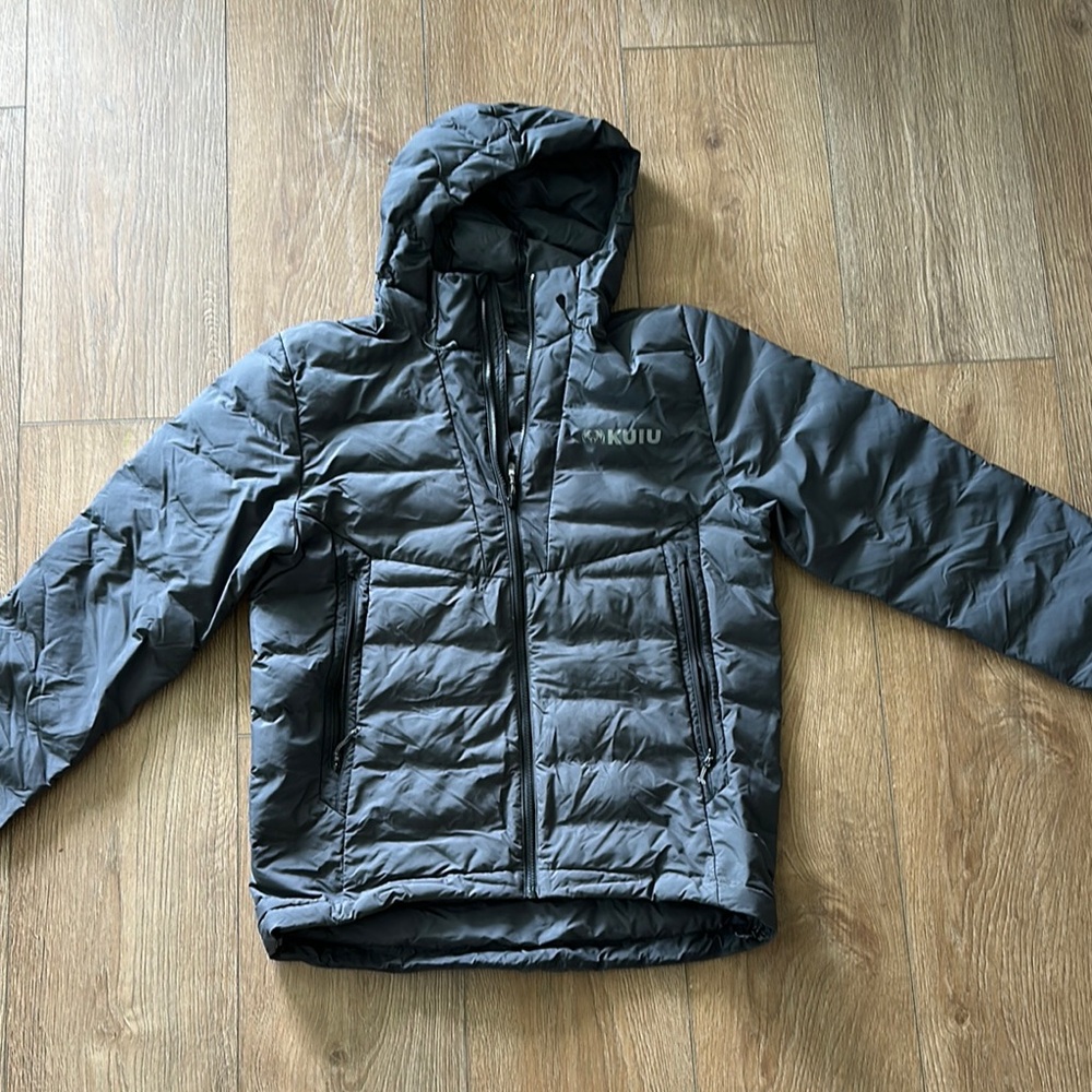 KUIU Elements Hooded Men’s Gray Puffer Jacket